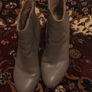 vionic taupe boots